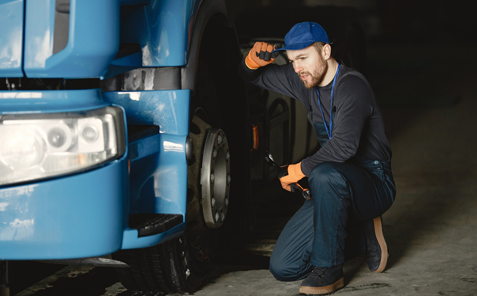 Officina mobile: intervento sul posto per auto, furgoni, camion e mezzi da lavoro